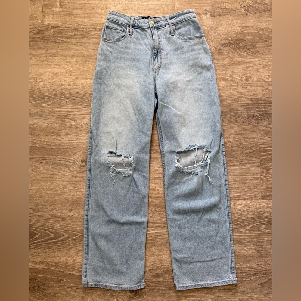 •HOLLISTER• ULTRA HIGH RISE DAD JEANS - Picture 2 of 7